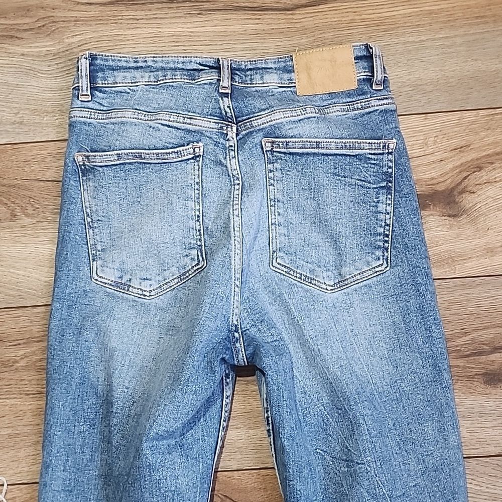 Zara Jeans Ripped Knee Jeans High Rise sz 8 - Picture 5 of 7